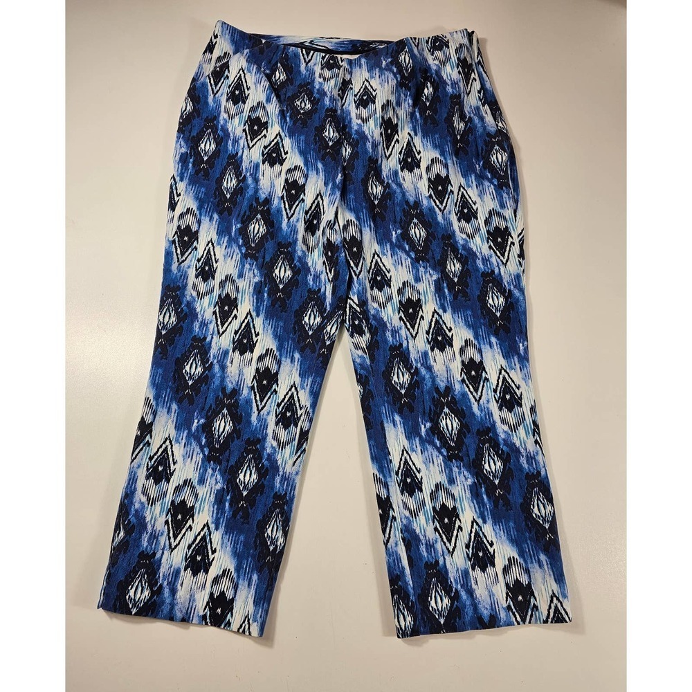CHICO'S Ultimate Fit Side Zip Crop Ankle Pant
Size 2 (L) ^ - Picture 2 of 6